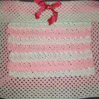 Frills Crochet Cot Blanket - Project by mobilecrafts