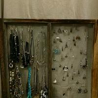 Jewelry display/organizers - Project by Maderhausen