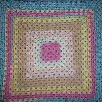 crochet blanket - Project by mobilecrafts