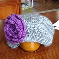 Slouch hat in soft heather gray...