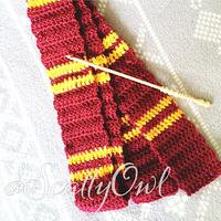 Gryffindor Harry Potter- style scarf  - Project by The Merino Mermaid
