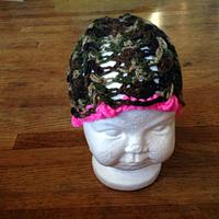 Camo and pink baby hat - Project by FashionBomb