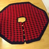 Plaid Tree Skirt - Project by Charlotte Huffman