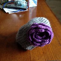 Slouch hat in soft heather gray...