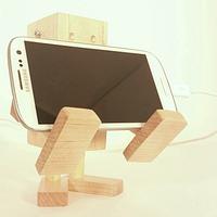 Scrapwood Project - Robot Phone Stand