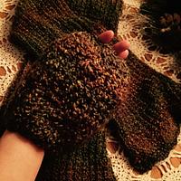 Crocheted Messy Hat with matching scarf - Project by Shirley
