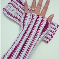 Tunisian Crochet Fingerless Gloves - Project by makemiasamich stitchery