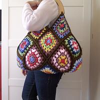Perfect Crochet Bag for Fall - Martha Bag - Grannys and Colors! - Project by Liliacraftparty