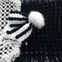 Pompom Blanket and crochet hat - Project by mobilecrafts