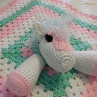 Horsey Lovey Blanket - Project by conniesuzzanne