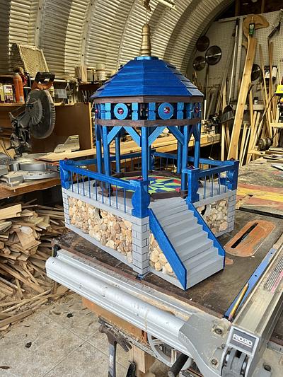 Another birdhouse/birdfeeder I just finish. - Project by Angelo