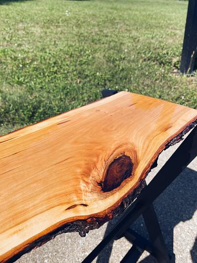 Live Edge Side Table - Project by maridiy