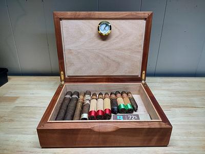 Desktop Humidor  - Project by Tom Regnier 