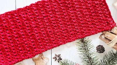 Simple Rustic Christmas Crochet Table Runner - Project by rajiscrafthobby