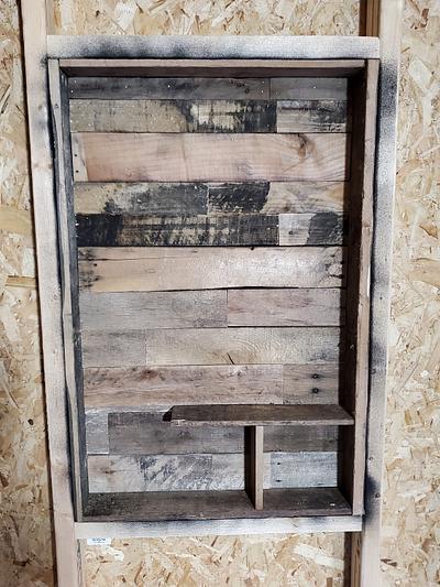 Bar shelf - Project by Hilltop woodworking 