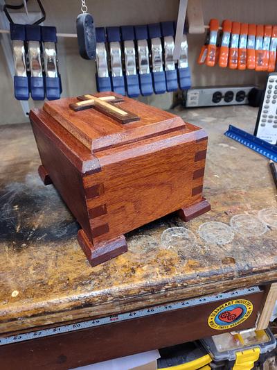 MY MOMS URN  - Project by GR8HUNTER