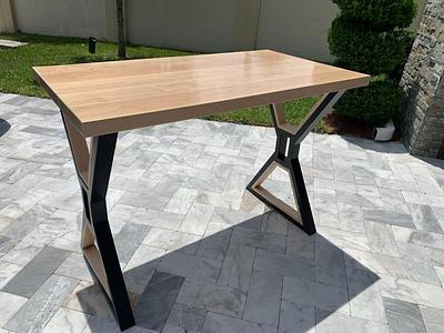 Maple Pub Table - Project by Izzyswoodworking