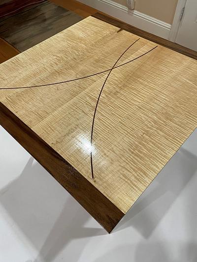 Corner Table in Walnut and Curly Maple - Project by Mike_190930