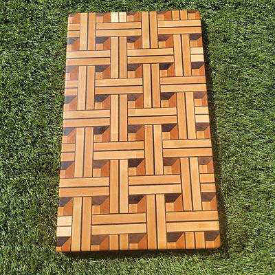 3D Basket Weave Cutting Board - Project by Pottz