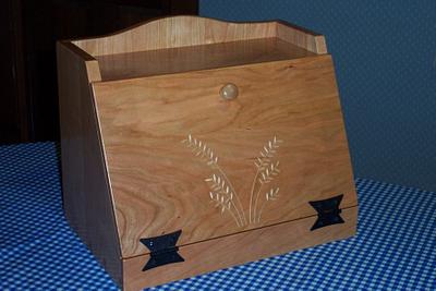 Bread Box With A Touch Of Inlay - Project by ChuckV