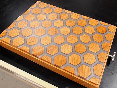 Backlit Honeycomb Serving Board - Project by Marie from DIY Montreal