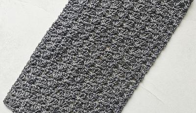 Simple and Elegant Crochet Table Runner Pattern - Project by rajiscrafthobby