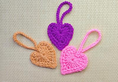 How To Make A Quick Crochet Heart Charm - Project by rajiscrafthobby