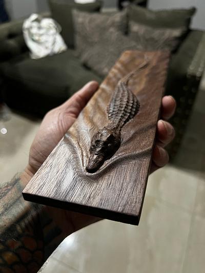 Crocodile Swimming thru Walnut - Project by Shiro Campos 