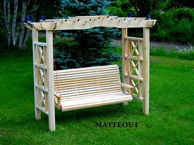 Beautiful White Cedar Arbour swing - Project by Matteout