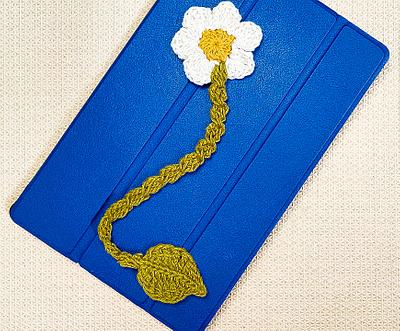 Simple Crochet Daisy Flower Bookmark - Project by rajiscrafthobby
