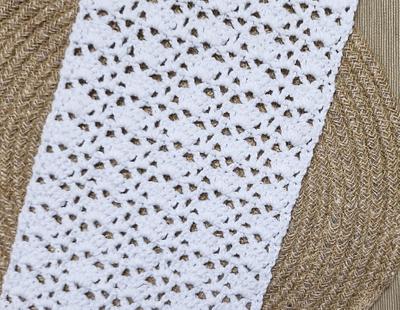 Easy Vintage Crochet Table Runner - Project by rajiscrafthobby