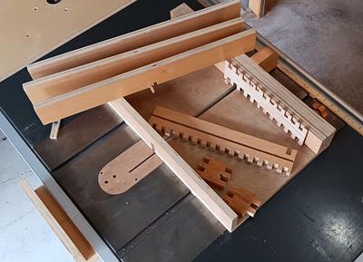 Adjustable Box Finger Joint Sled for Table Saw - Project by MrRick