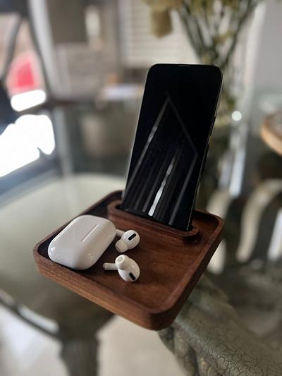 Walnut Phone Holder - Project by Shiro Campos 