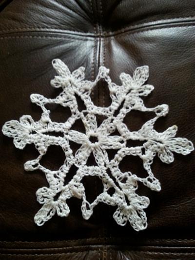 Snowflake ornament - Project by Shirley