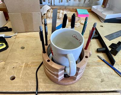Mug warmer/bench caddy…and bonus item for 2024 Surprise Swap - Project by RyanGi