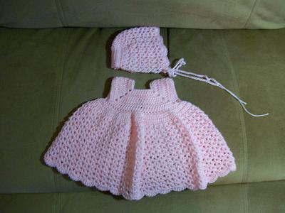 Baby dress and bonnet - Project by Deena
