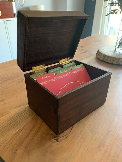 Dovetail Recipe Box - Project by JimmyWoodworks