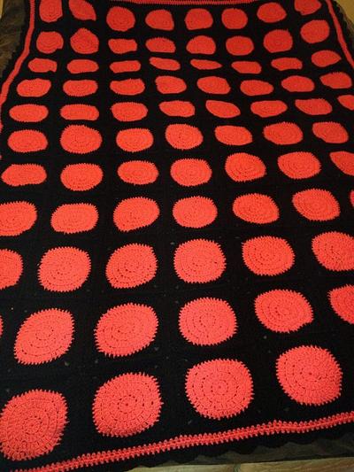Pink and Black Circle Blanket - Project by CharlenesCreations 