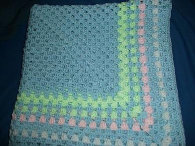 crochet blanket - Project by mobilecrafts