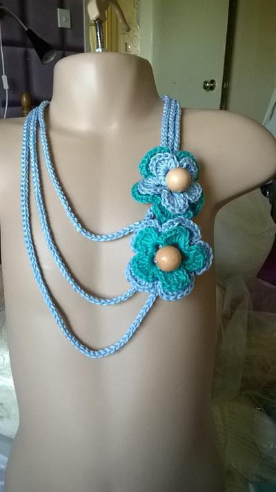 Floral necklace - Project by collettemm