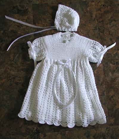Baby dress and sneakers - Project by Edna