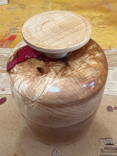 Rock maple lidded bowl - Project by Dave Polaschek