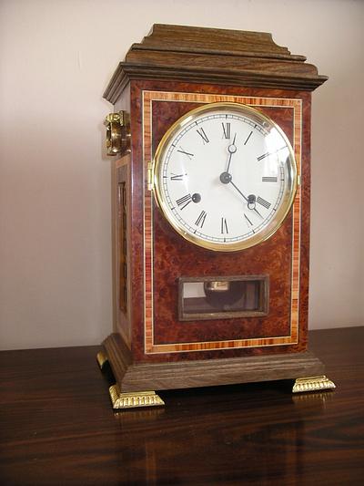 Mantle clock 1 - Project by Madburg