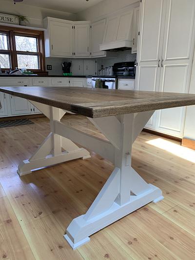 Trestle table  - Project by StarsinicWoodworks