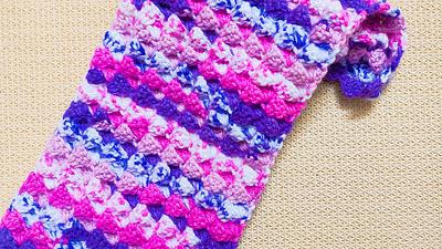 Easiest One Row Repeat Crochet Scarf Pattern - Project by rajiscrafthobby