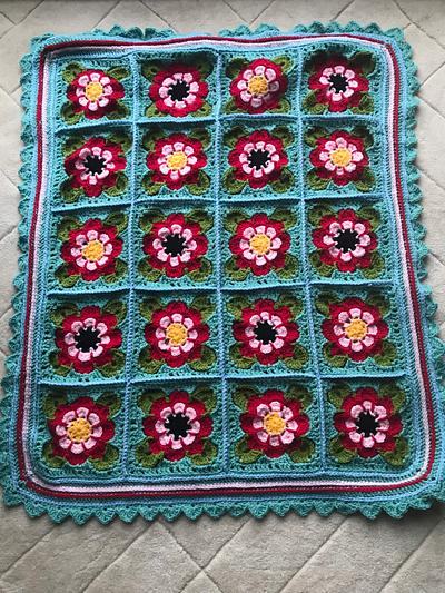Painted Roses Blanket - Project by Rubyred0825