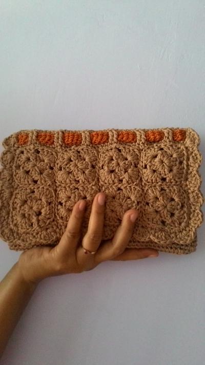 Clutch - Project by Farida Cahyaning Ati