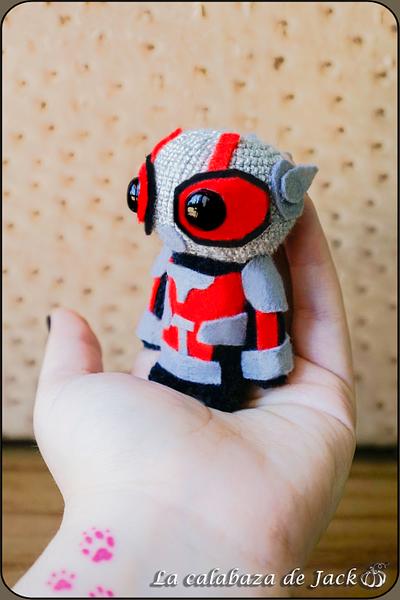 Ant-man Amigurumi - Marvel - La Calabaza de Jack - Project by La Calabaza de Jack