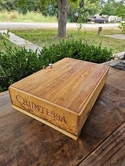 Wine box turned into something else. - Project by Madts