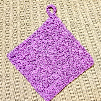 Crochet Square Potholder With Thick Yarn - Project by rajiscrafthobby